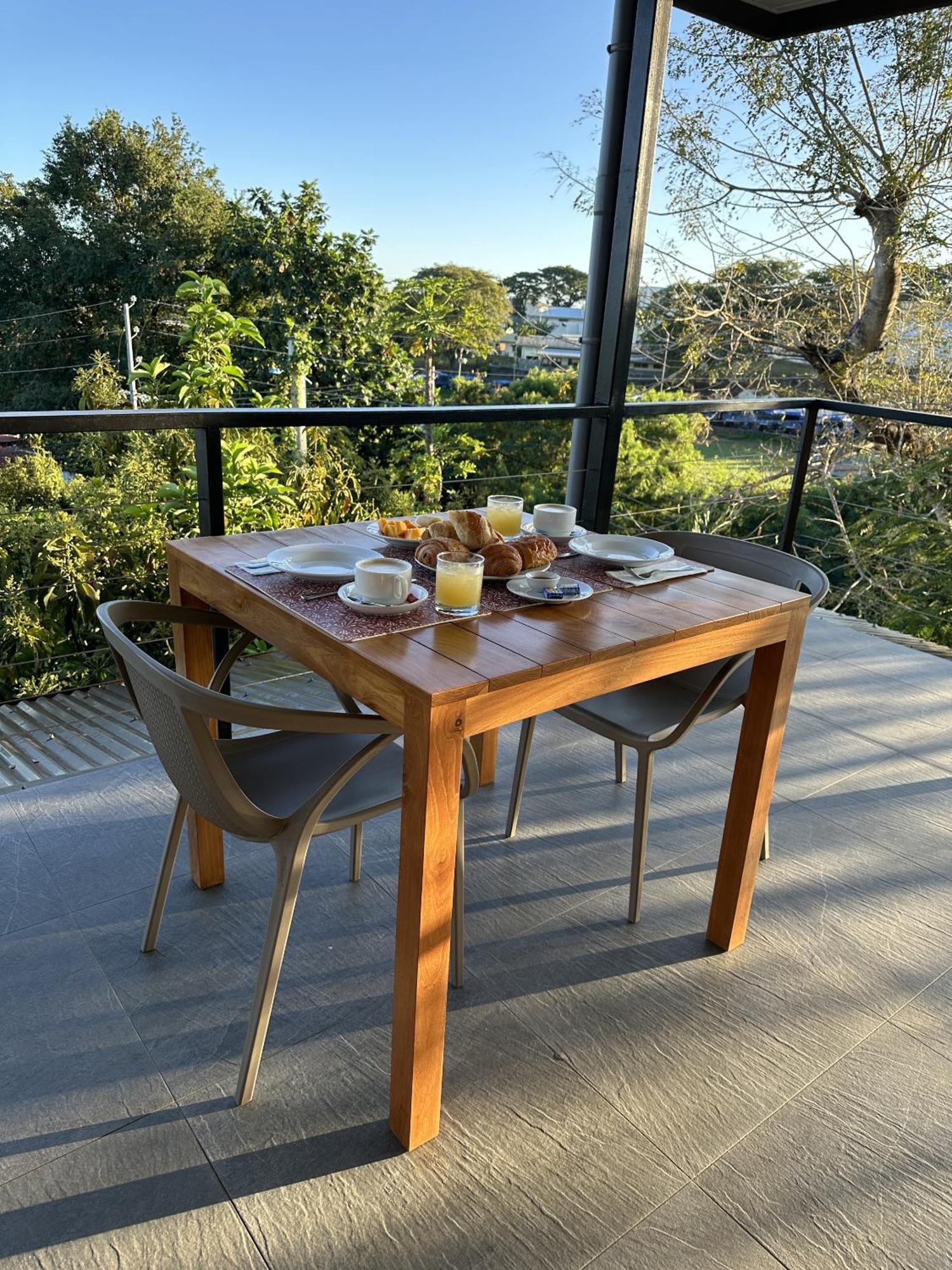 Ononui Lodge Airport, Ocean-View, Private Bathroom And Balcony, Free Wifi And Parking, On-Site Car Rental Фааа Экстерьер фото