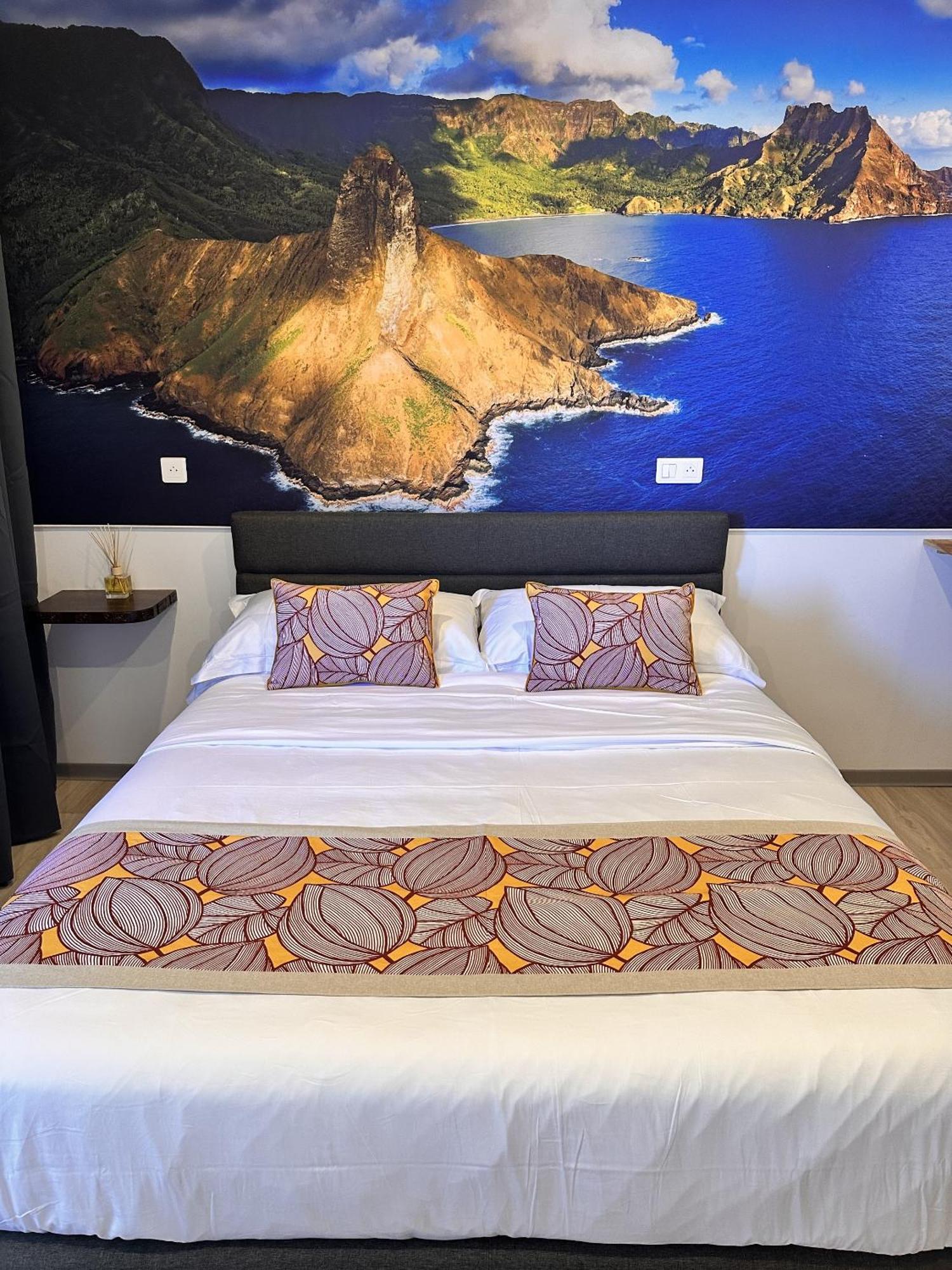 Ononui Lodge Airport, Ocean-View, Private Bathroom And Balcony, Free Wifi And Parking, On-Site Car Rental Фааа Экстерьер фото
