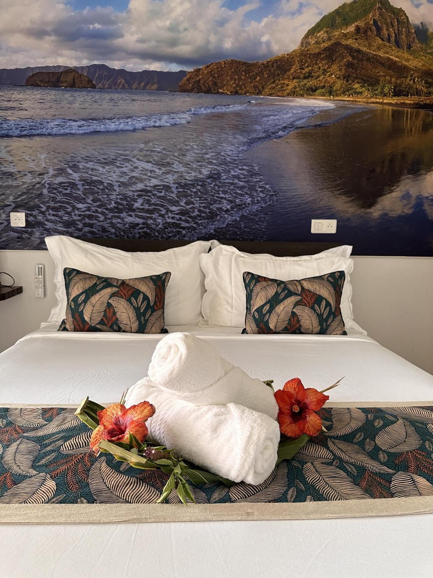 Ononui Lodge Airport, Ocean-View, Private Bathroom And Balcony, Free Wifi And Parking, On-Site Car Rental Фааа Экстерьер фото