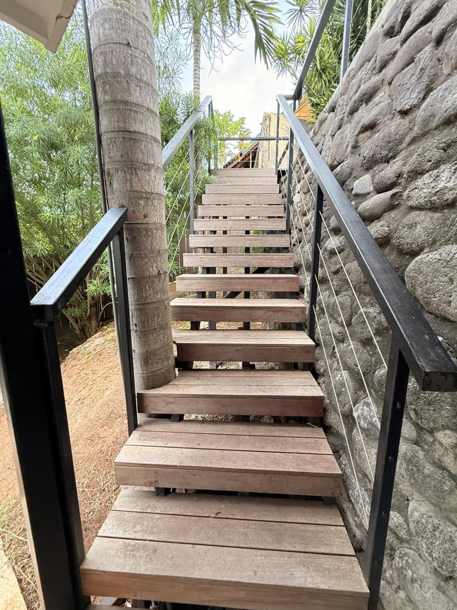 Ononui Lodge Airport, Ocean-View, Private Bathroom And Balcony, Free Wifi And Parking, On-Site Car Rental Фааа Экстерьер фото
