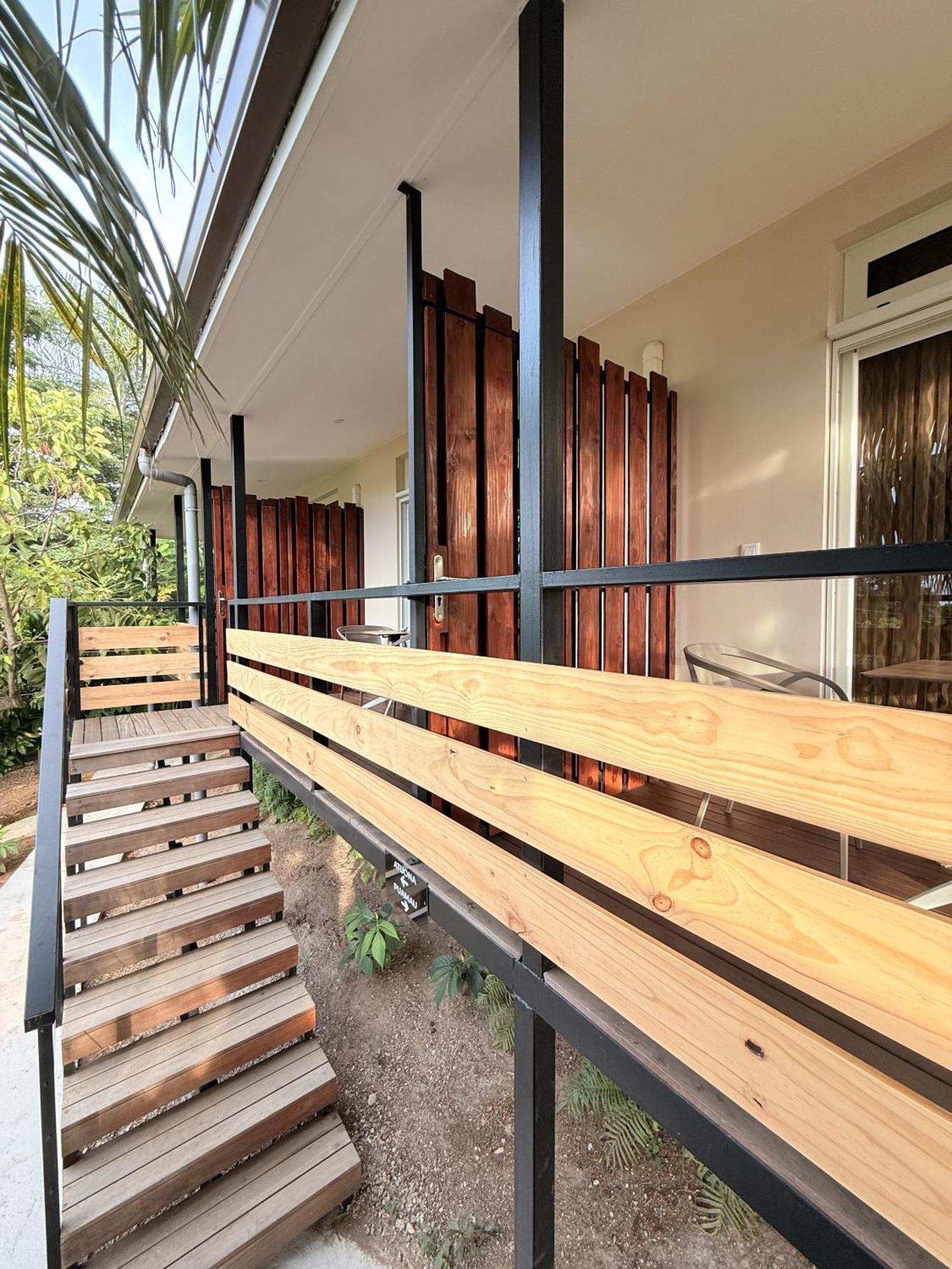 Ononui Lodge Airport, Ocean-View, Private Bathroom And Balcony, Free Wifi And Parking, On-Site Car Rental Фааа Экстерьер фото