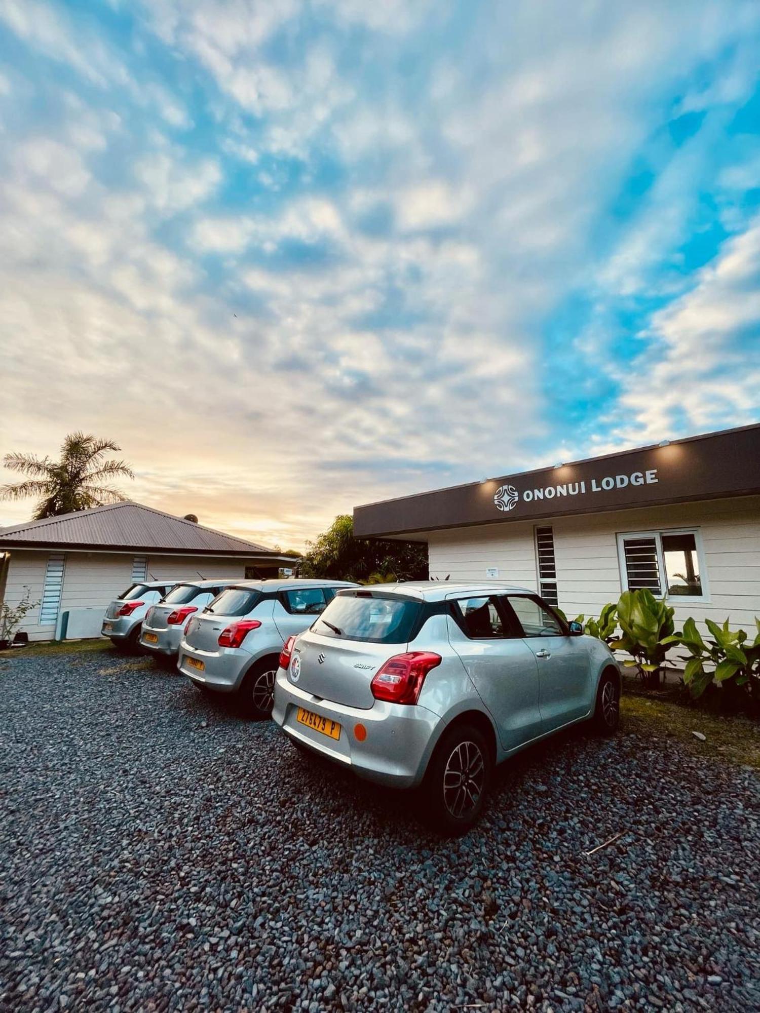 Ononui Lodge Airport, Ocean-View, Private Bathroom And Balcony, Free Wifi And Parking, On-Site Car Rental Фааа Экстерьер фото