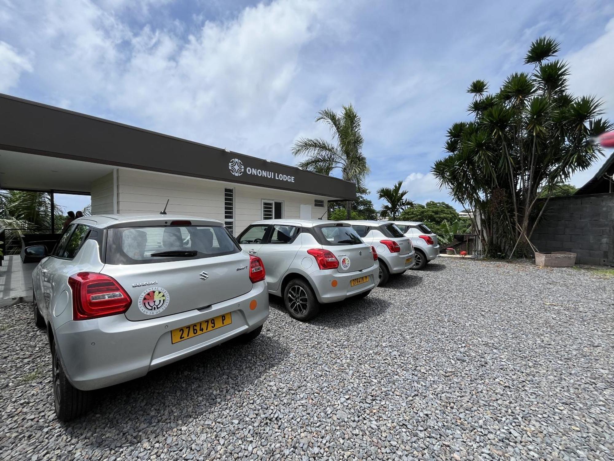 Ononui Lodge Airport, Ocean-View, Private Bathroom And Balcony, Free Wifi And Parking, On-Site Car Rental Фааа Экстерьер фото